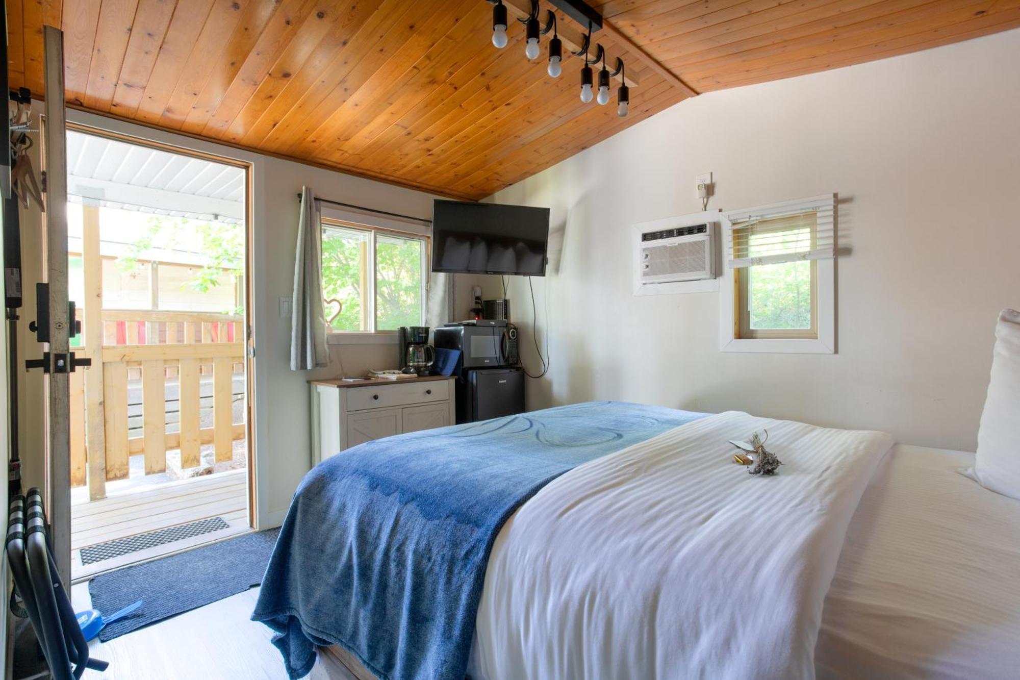The Valley View Cabins And Event Center Creston Eksteriør bilde