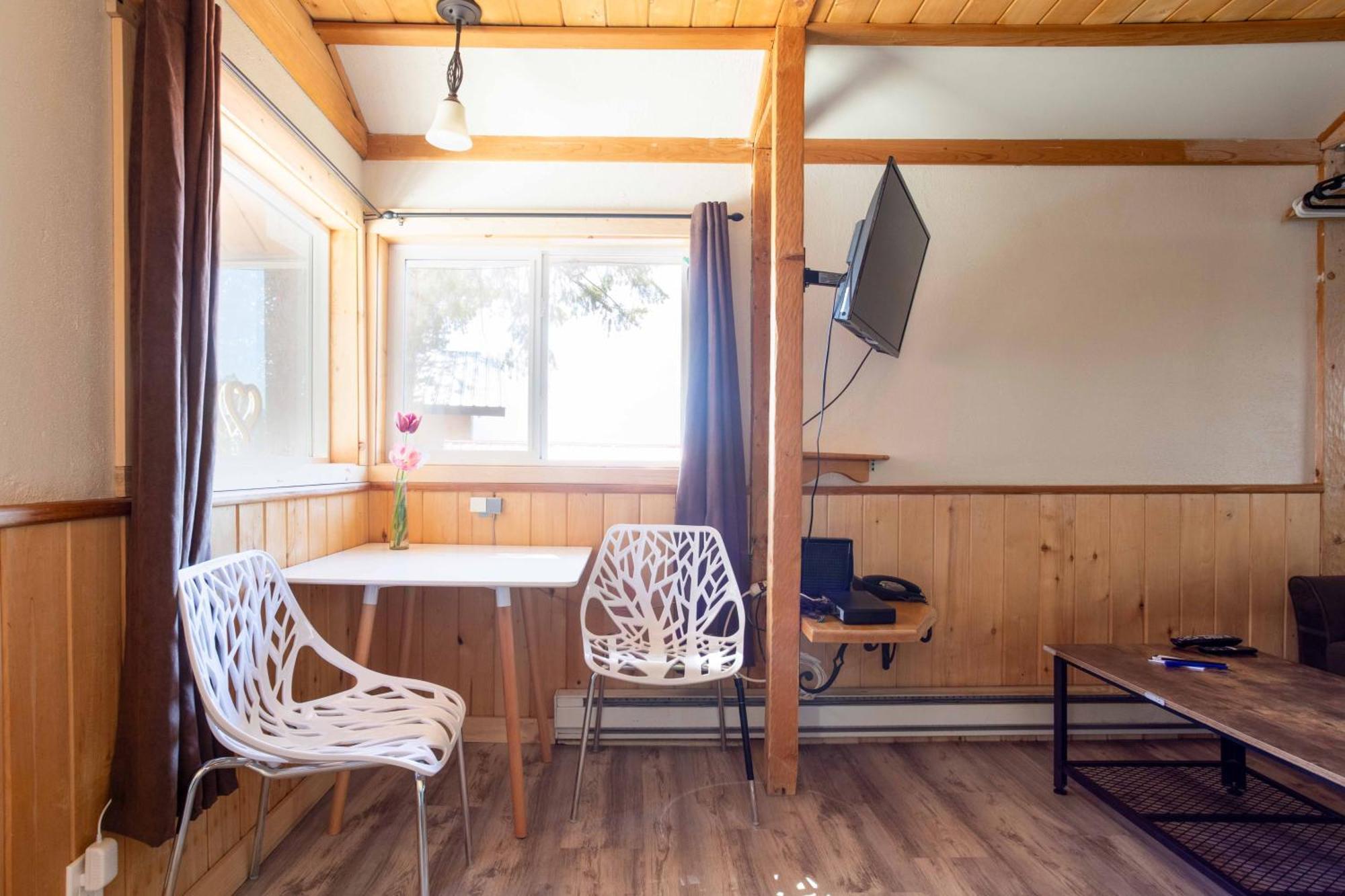 The Valley View Cabins And Event Center Creston Eksteriør bilde